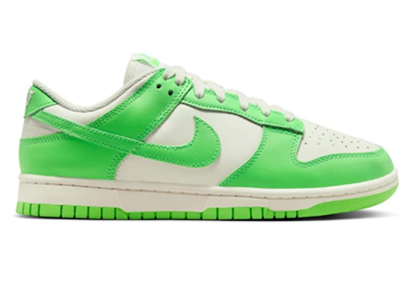 Nike Dunk Low Green Strike (W)